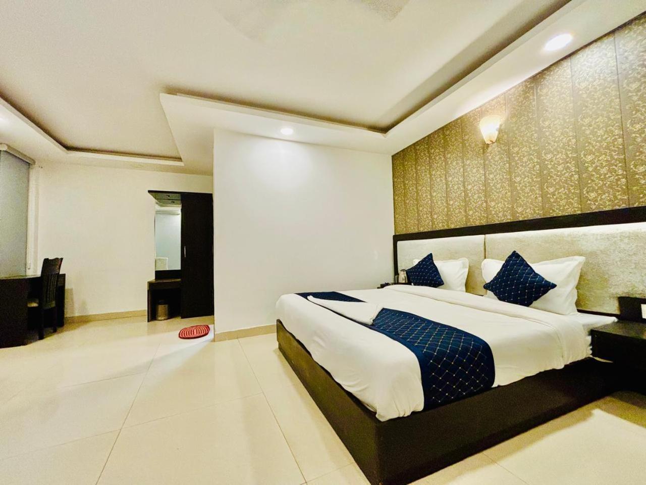The Bellwood Suites Near Igi Airport New Delhi Eksteriør billede