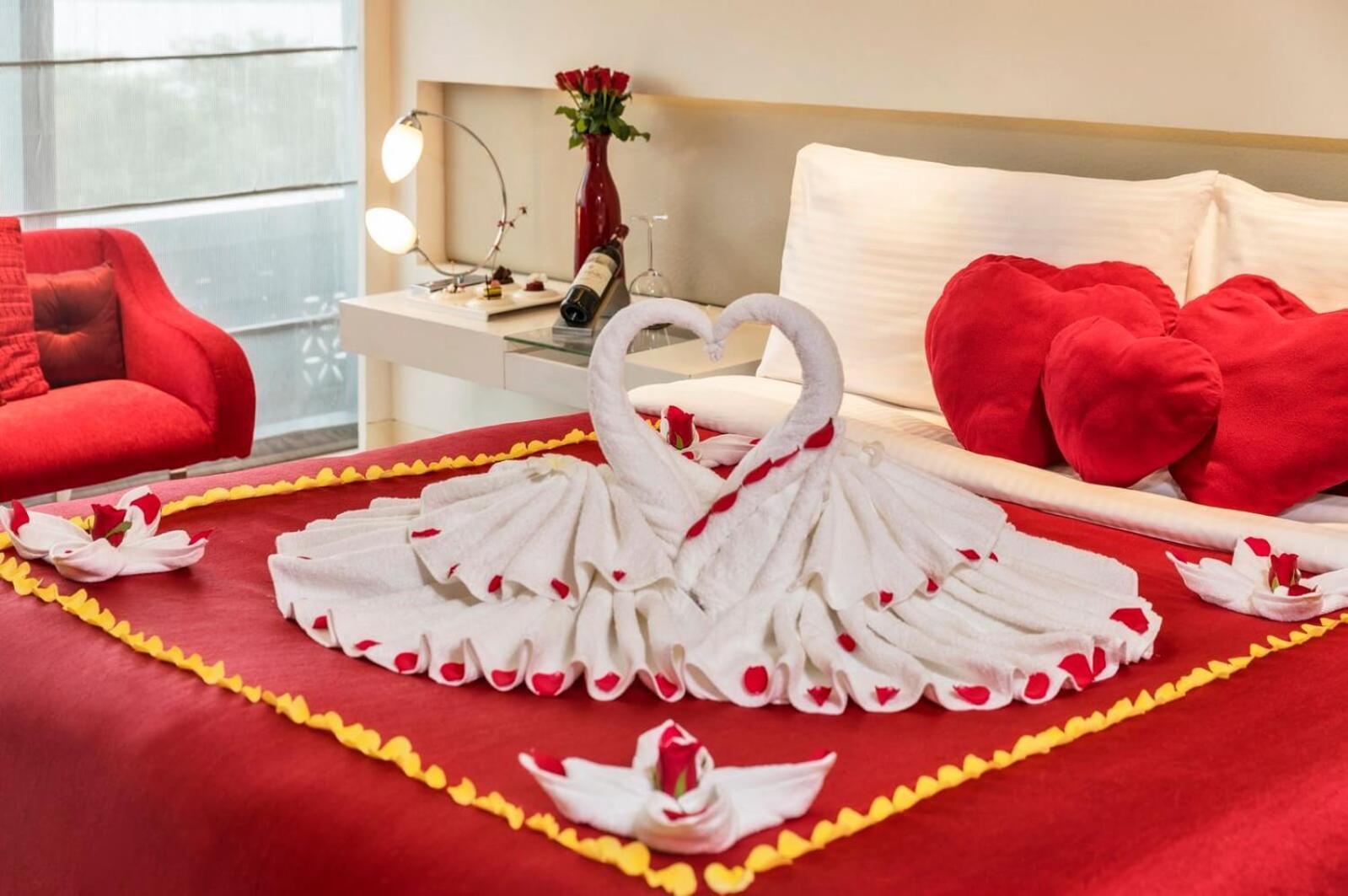 The Bellwood Suites Near Igi Airport New Delhi Eksteriør billede
